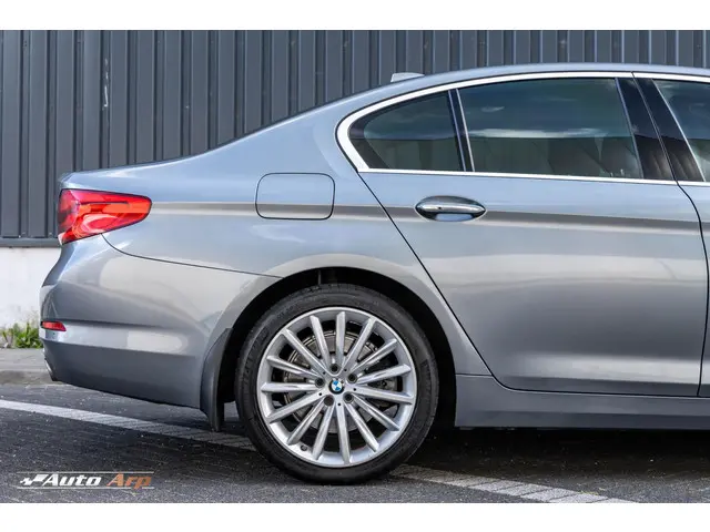 BMW 5 Serie 520d High Executive 2018 Diesel 6