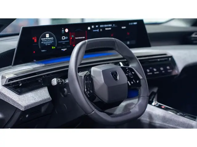 Peugeot 5008 1.2 PureTech Allure 2024 Benzine 19