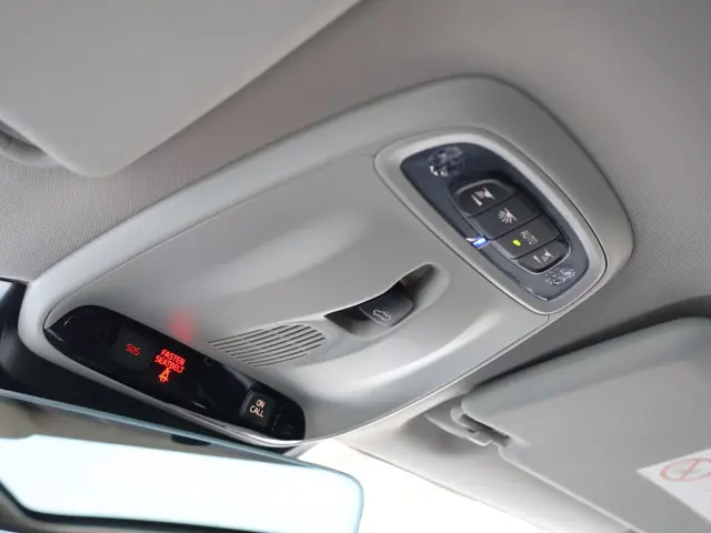 Volvo V40 Cross Country T3 Polar+ Luxury 2019 Benzine 18