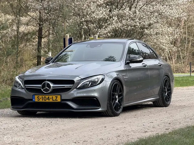 Mercedes-Benz C-Klasse AMG 63 2015 Benzine 15
