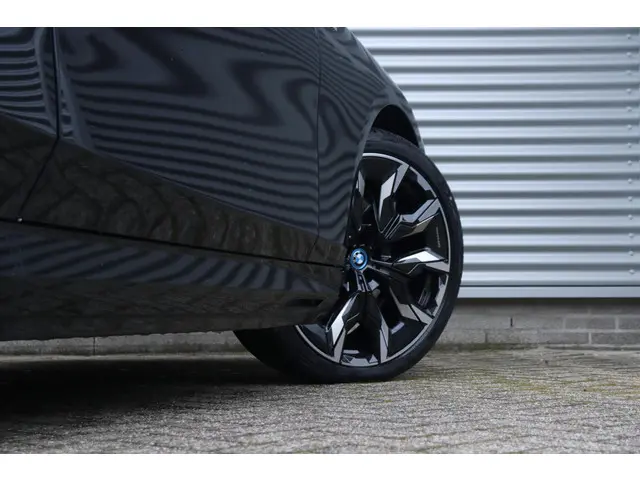 BMW 5 Serie Touring 530e 2025 Hybride Benzine 7