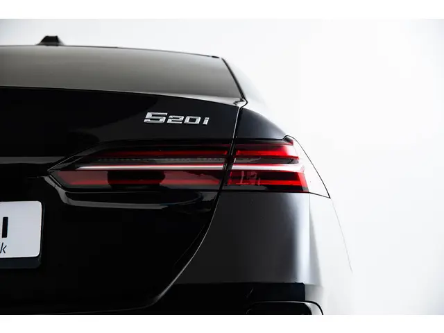 BMW 5 Serie 520i 2024 Benzine 32