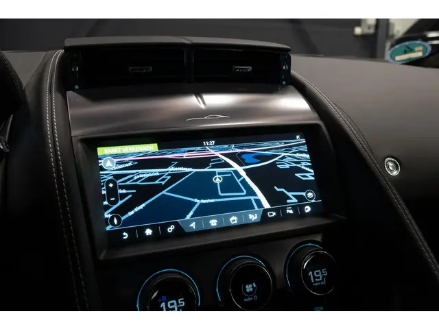 Jaguar F-Type P575 AWD R 75 2023 Benzine 27
