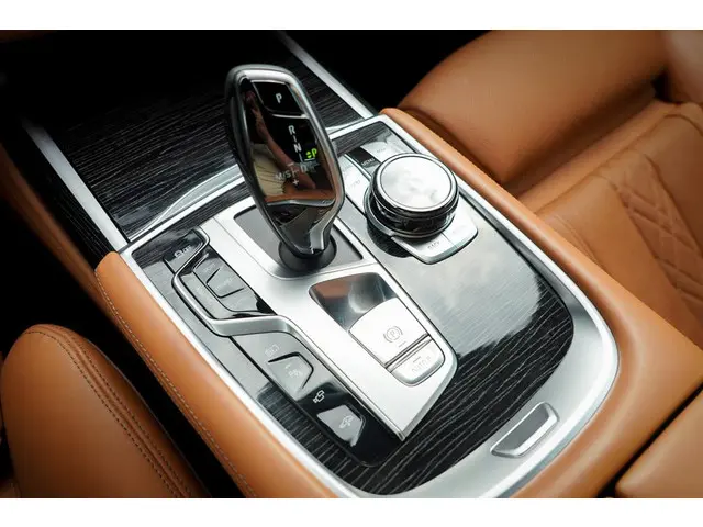 BMW 7 Serie 745e High Executive 2019 Hybride Benzine 38