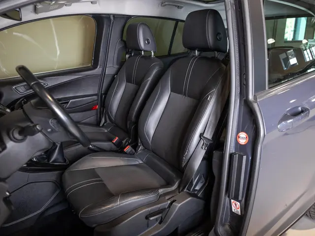 Ford B-MAX 1.0 EcoBoost Titanium / 101pk / 2013 Benzine 4