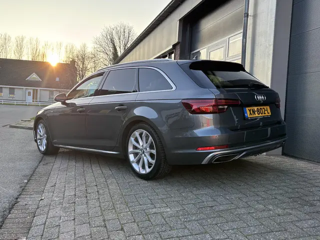 Audi A4 Avant 35 TFSI Sport S line edition 2019 Benzine 7