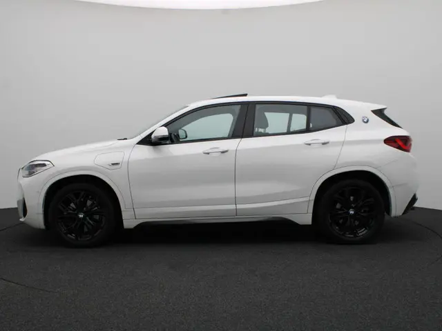 BMW X2 xDrive25e 2023 Hybride Benzine 4