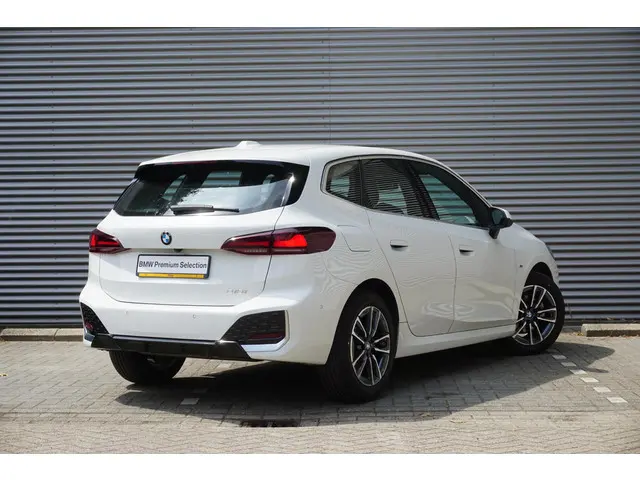BMW 2 Serie Active Tourer 218i 2024 Benzine 2