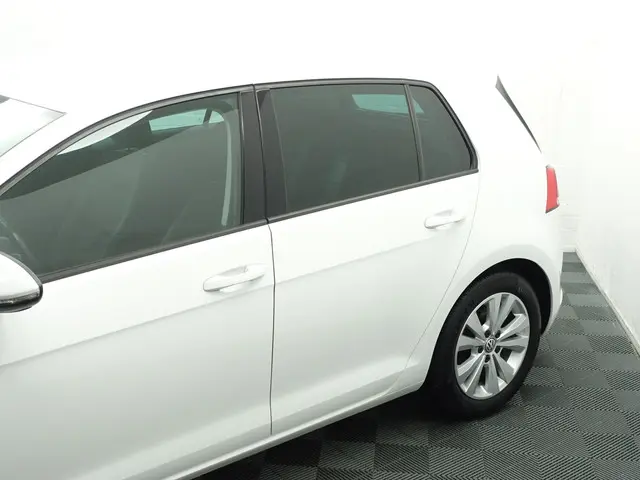 Volkswagen Golf 1.0 TSI Comfortline+ 2016 Benzine 24