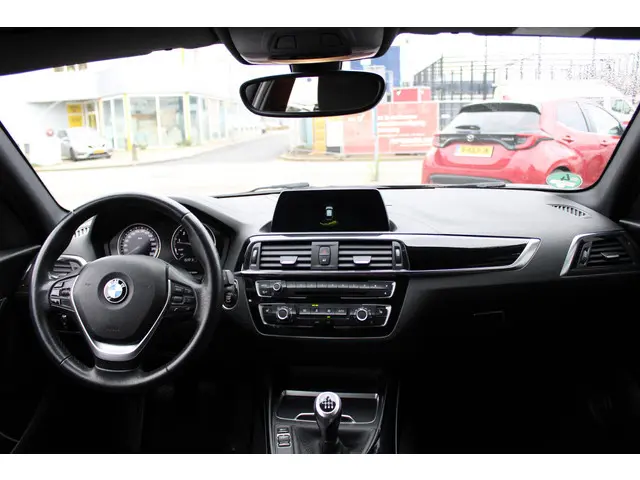 BMW 1 Serie 120i Sport Line 184PK 2018 Benzine 25