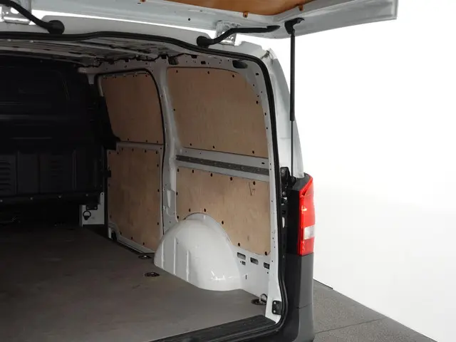 Mercedes-Benz eVito Lang 66 kWh 2022 Elektrisch 34