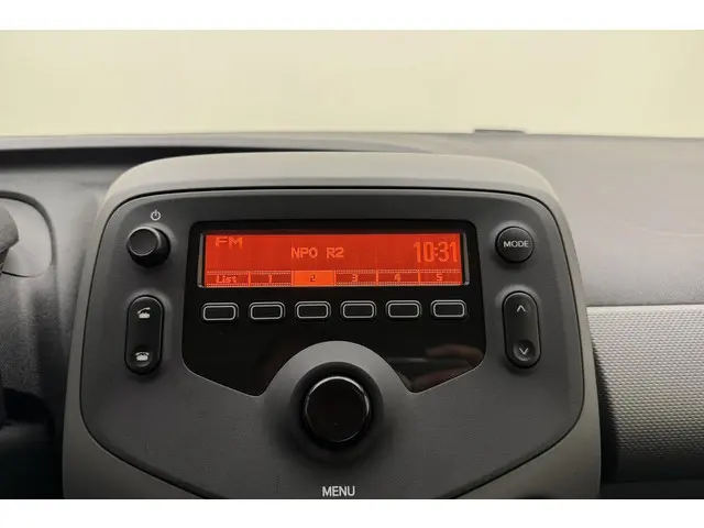 Peugeot 108 1.0 e-VTi Active 2021 Benzine 18