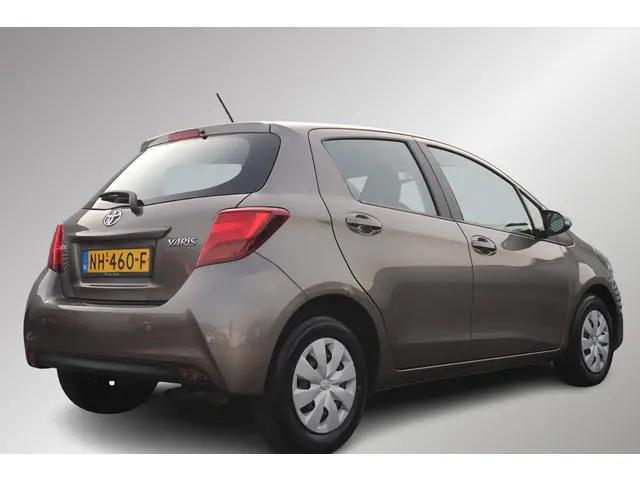 Toyota Yaris 1.0 VVT-i Aspiration, 2017 Benzine 2