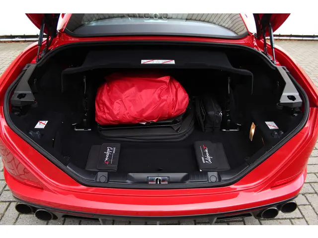Ferrari California 3.9 T HELE 2016 Benzine 53