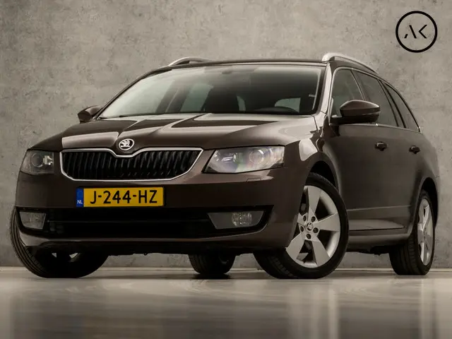 Škoda Octavia Combi 1.4 TSI Greentech Deluxe 2015 Benzine 1