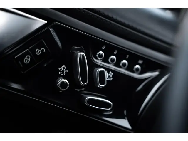 Jaguar F-Type 3.0 V6 S Convertible 2013 Benzine 38