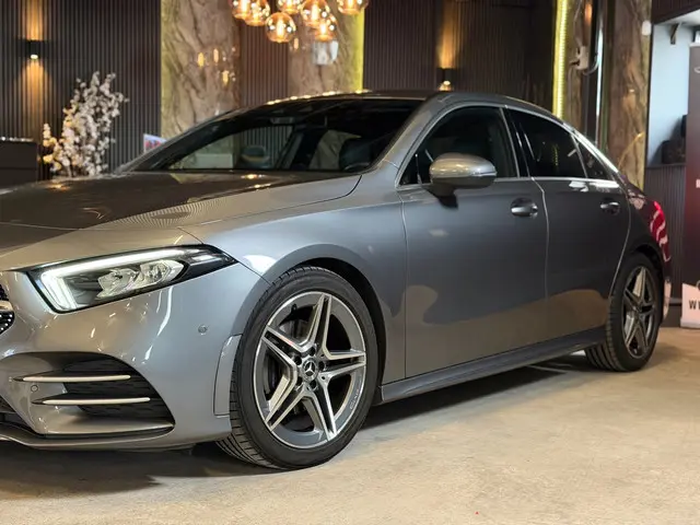 Mercedes-Benz A-Klasse 180 AMG Line 2020 Benzine 6