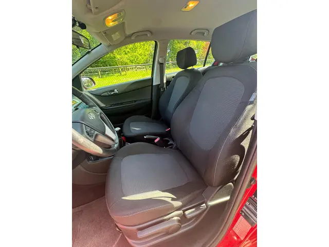 Hyundai i20 1.2i i-Catcher /Airco/Navi/Camera/ 2013 Benzine 17