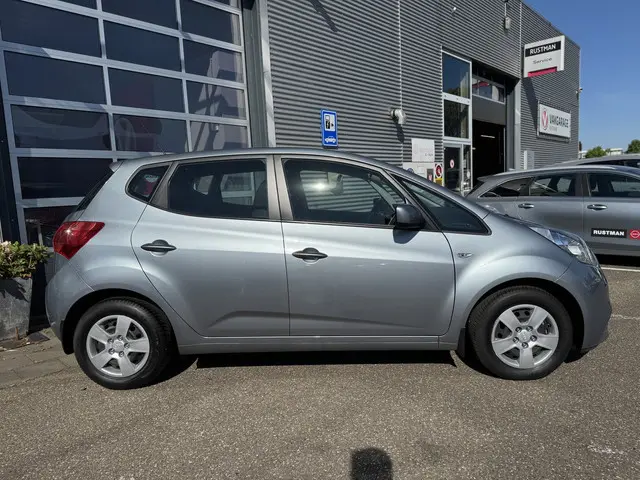 Kia Venga 1.6 CVVT Automaat ComfortLine 2019 Benzine 12
