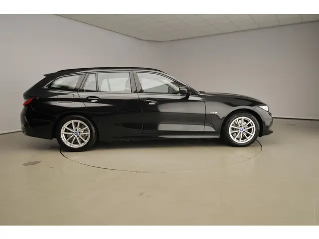 BMW 3 Serie Touring 320e 2023 Hybride Benzine 4