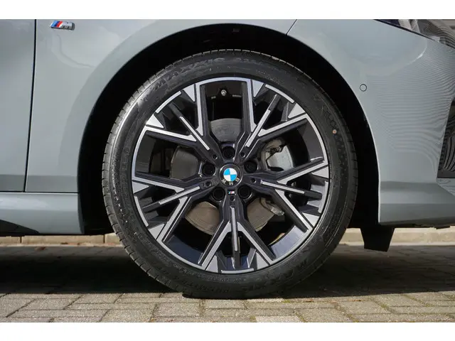 BMW 1 Serie 5-deurs 120 2025 Benzine 20