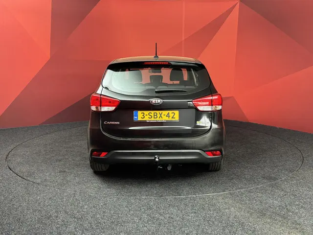 Kia Carens 2.0 GDi First Edition 2013 Benzine 12