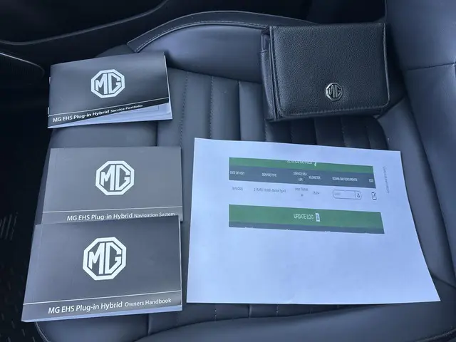 MG EHS 1.5 TGDI Luxury 2023 Hybride Benzine 34