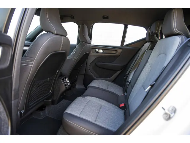 Volvo XC40 2.0 B4 Plus Dark 2024 Benzine 8