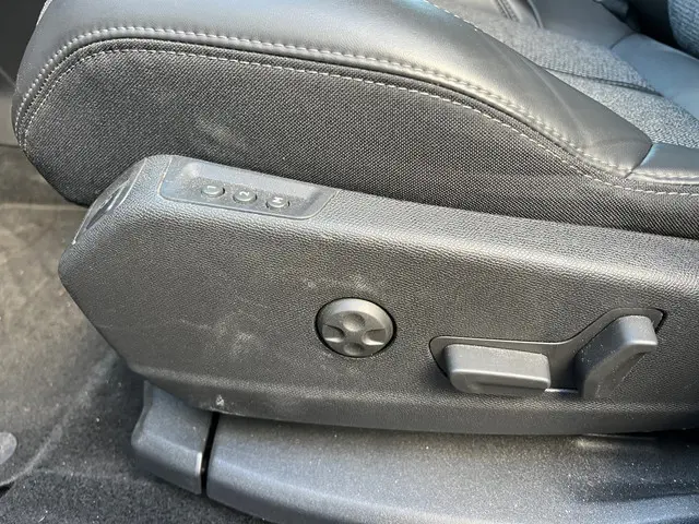 Peugeot 3008 1.2 PureTech Allure Automaat 2017 Benzine 15