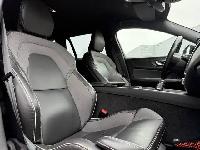 Volvo V60 2.0 B4 Aut. 197pk MHEV R-Design 2020 Benzine 11