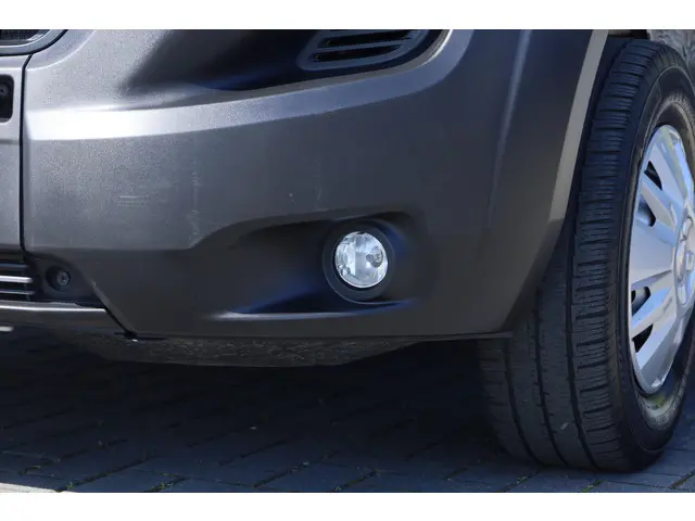 Opel Movano 2.2D 140 L2H2 Edition 2021 Diesel 3