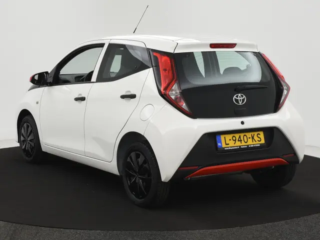 Toyota Aygo 1.0 VVT-i x-fun 2021 Benzine 6