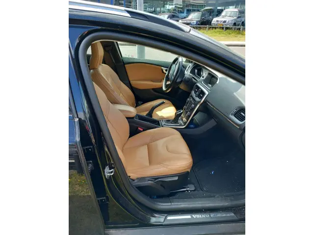Volvo V40 Cross Country 1.5 T3 Summum 2019 Benzine 6