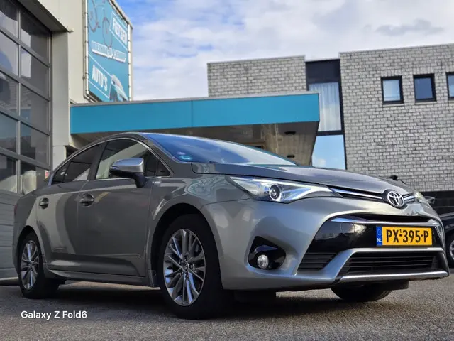 Toyota Avensis 1.8 VVT-i Executive 2017 Benzine 25