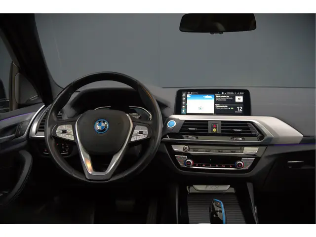 BMW iX3 High Executive 80 kWh 2021 Elektrisch 44