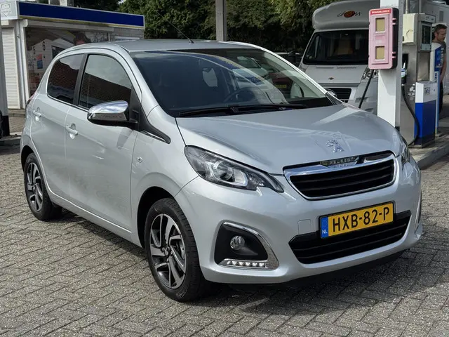 Peugeot 108 1.0 e-VTi Allure 2019 Benzine 9