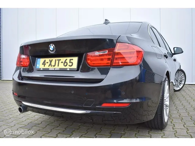 BMW 3 Serie 320i High Executive 2014 Benzine 5