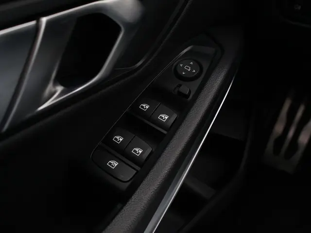 BMW 3 Serie 320i Executive Edition 2021 Benzine 30