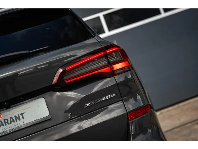 BMW X5 xDrive45e High Executive 2023 Hybride Benzine 42