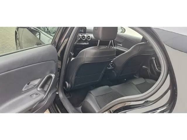 Mercedes-Benz A-Klasse 180 Advantage 2019 Benzine 11