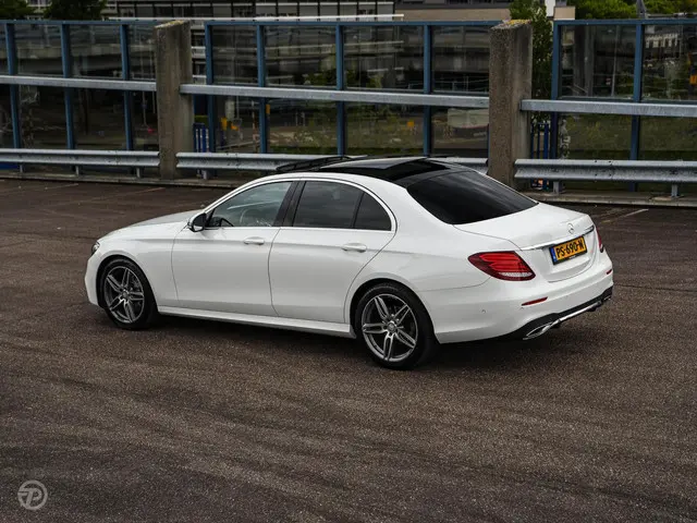 Mercedes-Benz E-Klasse 220 d Prestige Plus 2016 Diesel 34