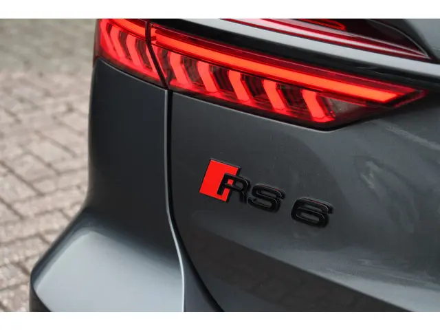 Audi RS6 Avant 4.0 TFSI quattro 2022 Benzine 52