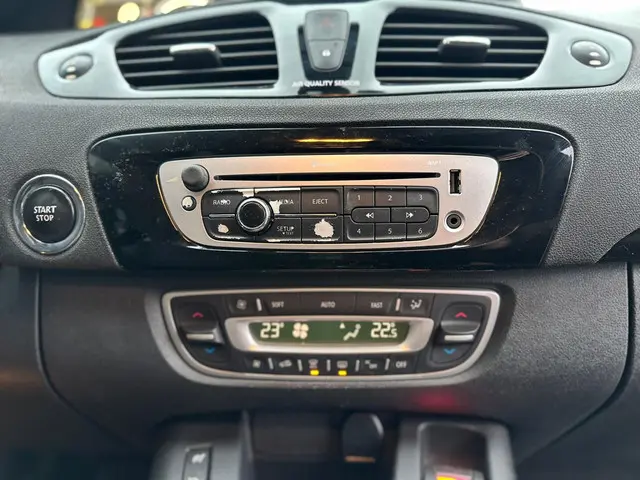 Renault Grand Scénic 1.2 TCe Bose 2013 Benzine 14