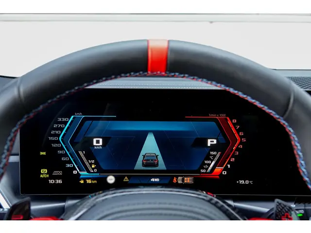 BMW M3 Touring xDrive Competition 2024 Benzine 38