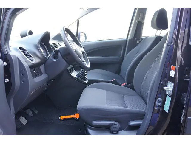 Suzuki Splash 1.0 VVT Comfort 2013 Benzine 19