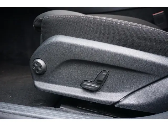 Mercedes-Benz E-Klasse Estate 200 Premium 2018 Benzine 22