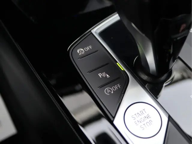 BMW 1 Serie 118i Business Edition 2022 Benzine 43