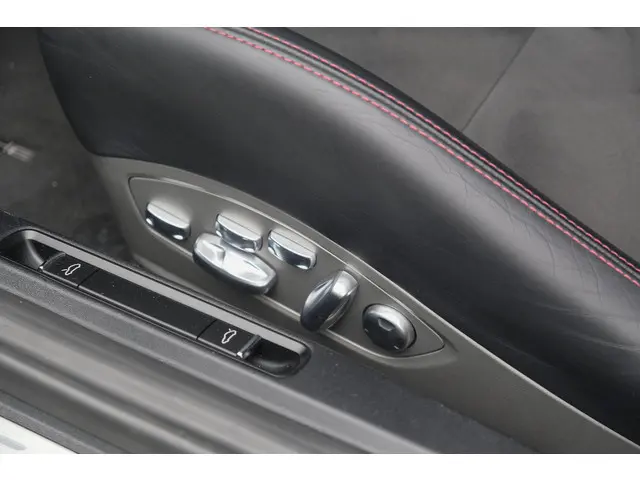 Porsche 911 3.8 GT3 476pk 2015 Benzine 33