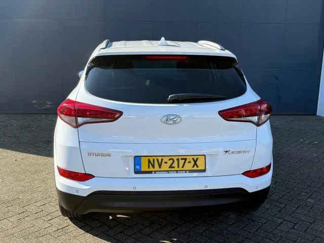 Hyundai Tucson 1.6 GDi Anniversary Edition 2017 Benzine 10