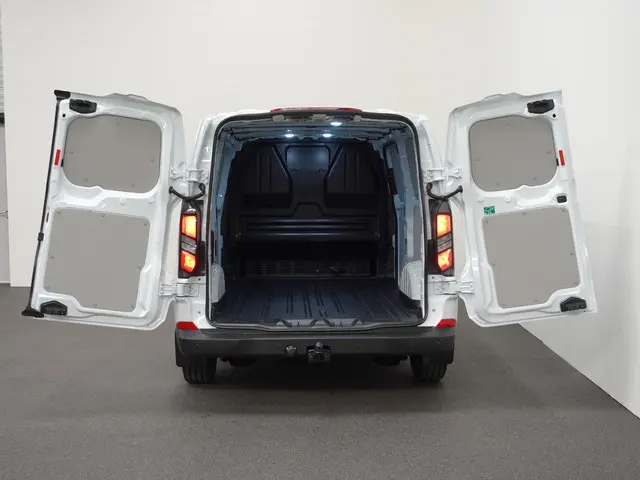 Ford Transit Custom 300 2.0 TDCI L2H1 Trend 2024 Diesel 3